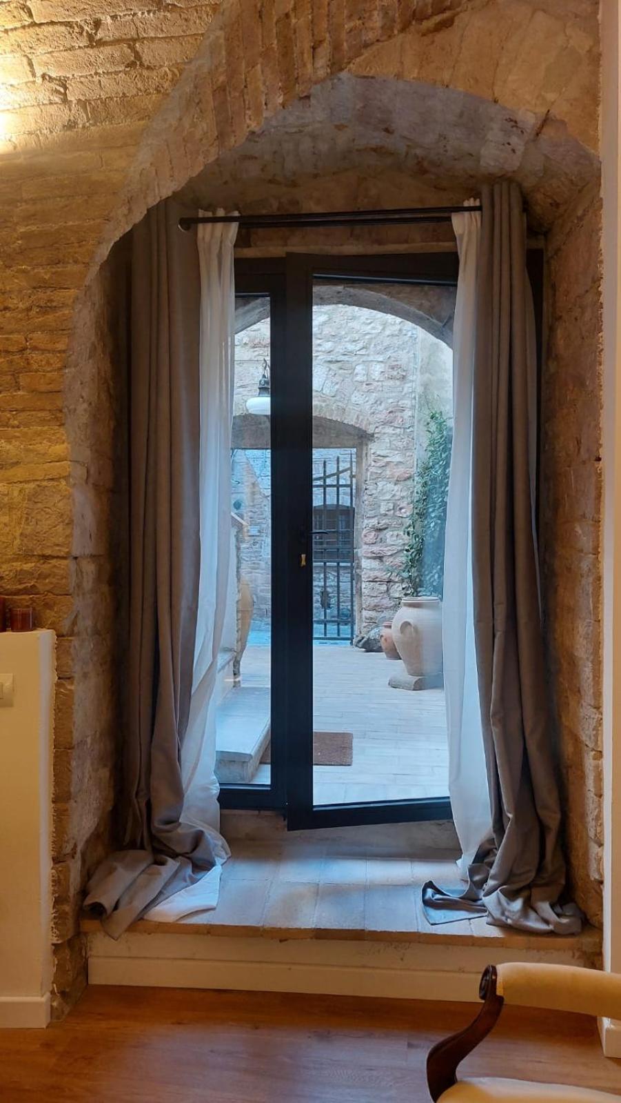 Saint Francis Apartment Assisi Bagian luar foto