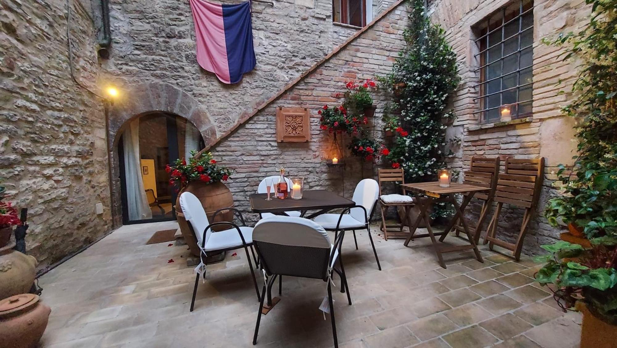 Saint Francis Apartment Assisi Bagian luar foto